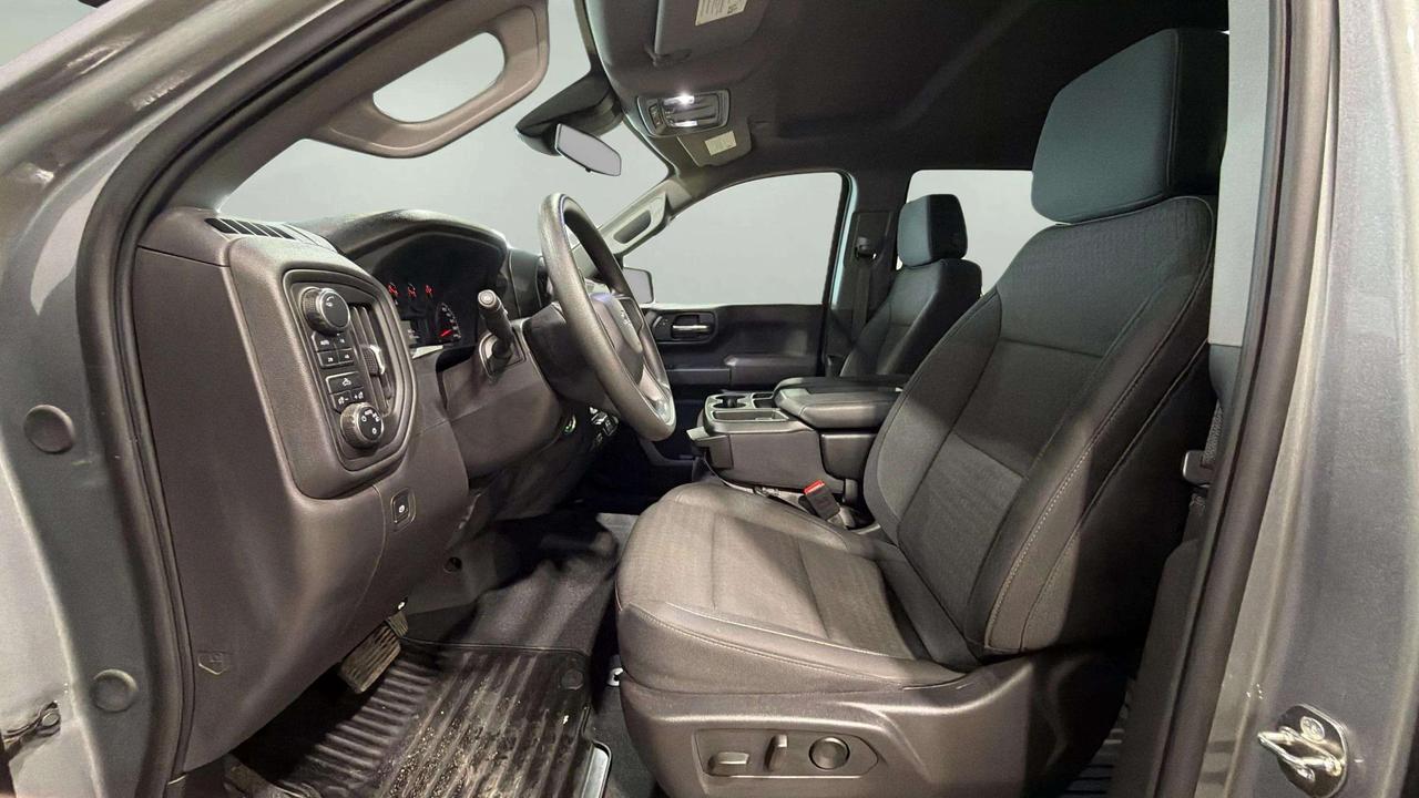 2024 Chevrolet Silverado 1500 CUSTOM TRAIL BOSS| CLEAN CARFAX |1 OWNER|SHORT BED Photo
