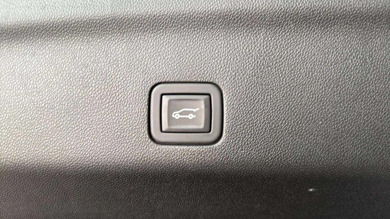 2024 Chevrolet Tahoe Z71 | CLEAN CARFAX | CARPLAY | LOW KMS | LUXURY PK Photo