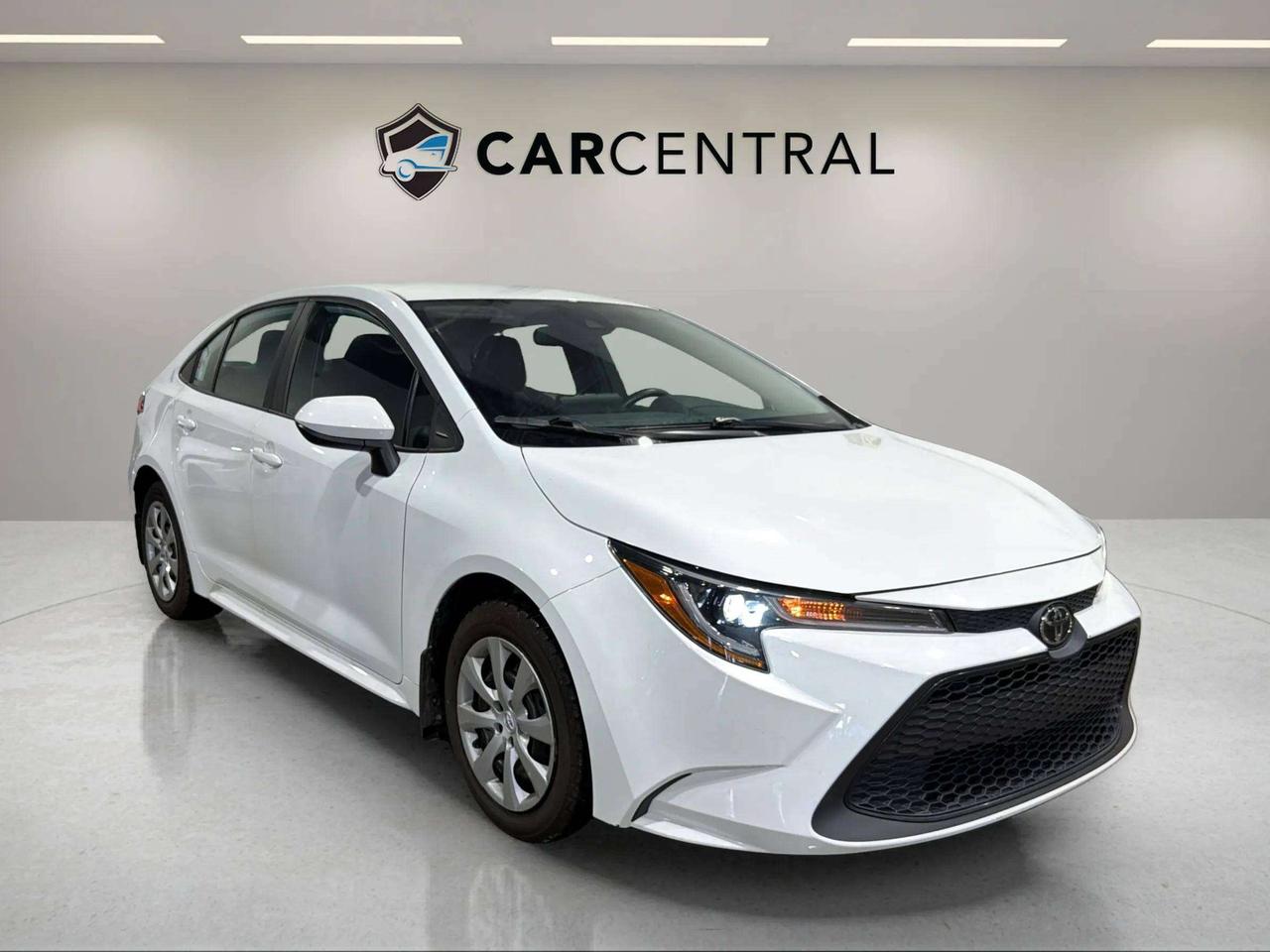 2022 Toyota Corolla LE | CLEAN CARFAX | CARPLAY | ADAP CRUISE | Photo