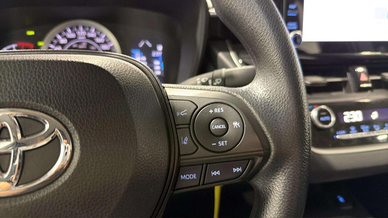 2022 Toyota Corolla LE | CLEAN CARFAX | CARPLAY | ADAP CRUISE | Photo