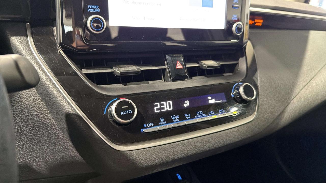 2022 Toyota Corolla LE | CLEAN CARFAX | CARPLAY | ADAP CRUISE | Photo