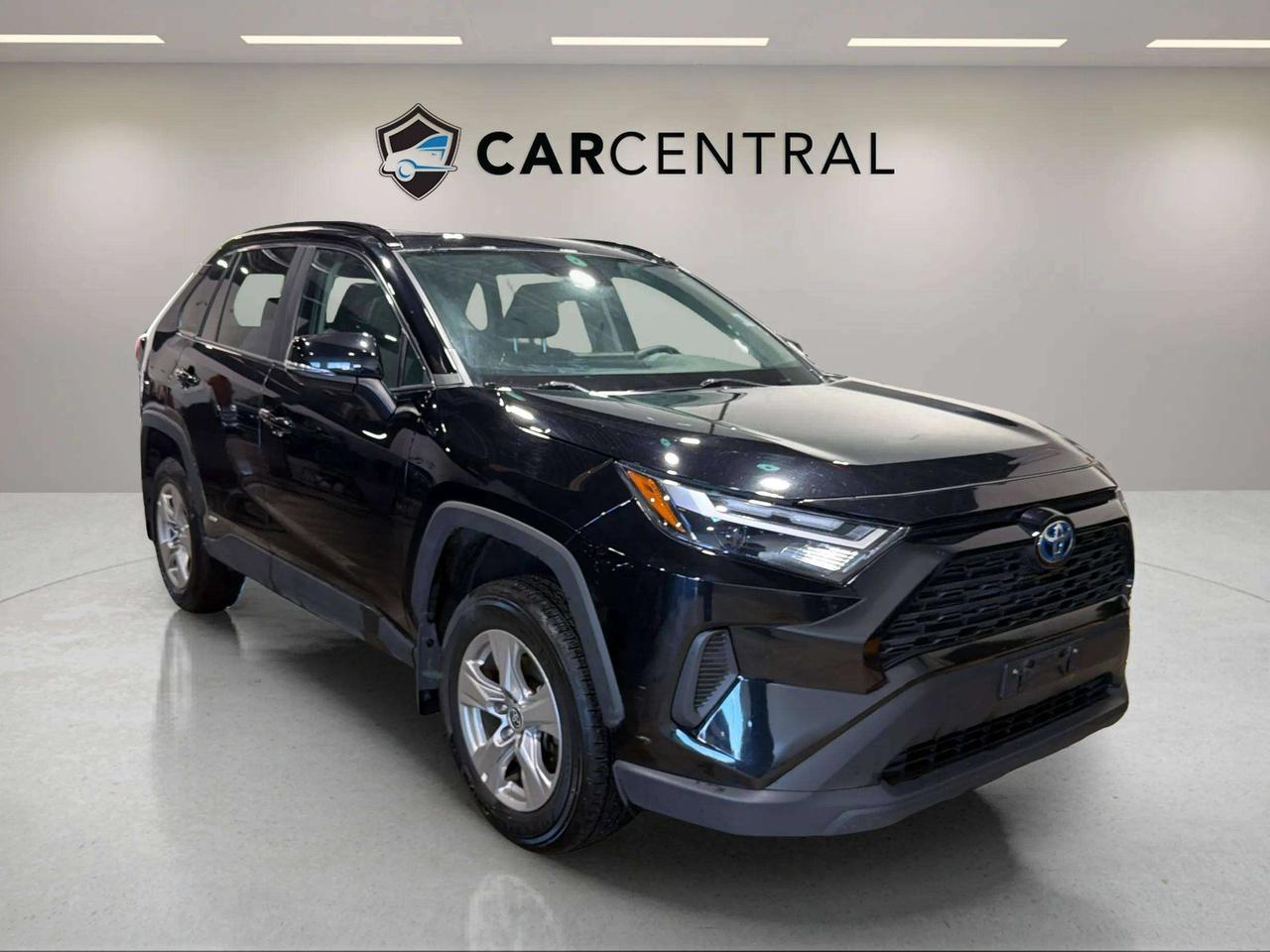 2023 Toyota RAV4 HYBRID XLE  | SUNROOF | PWR LIFTGATE | PUSH START Photo