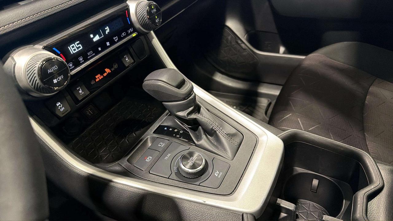 2023 Toyota RAV4 HYBRID XLE  | SUNROOF | PWR LIFTGATE | PUSH START Photo