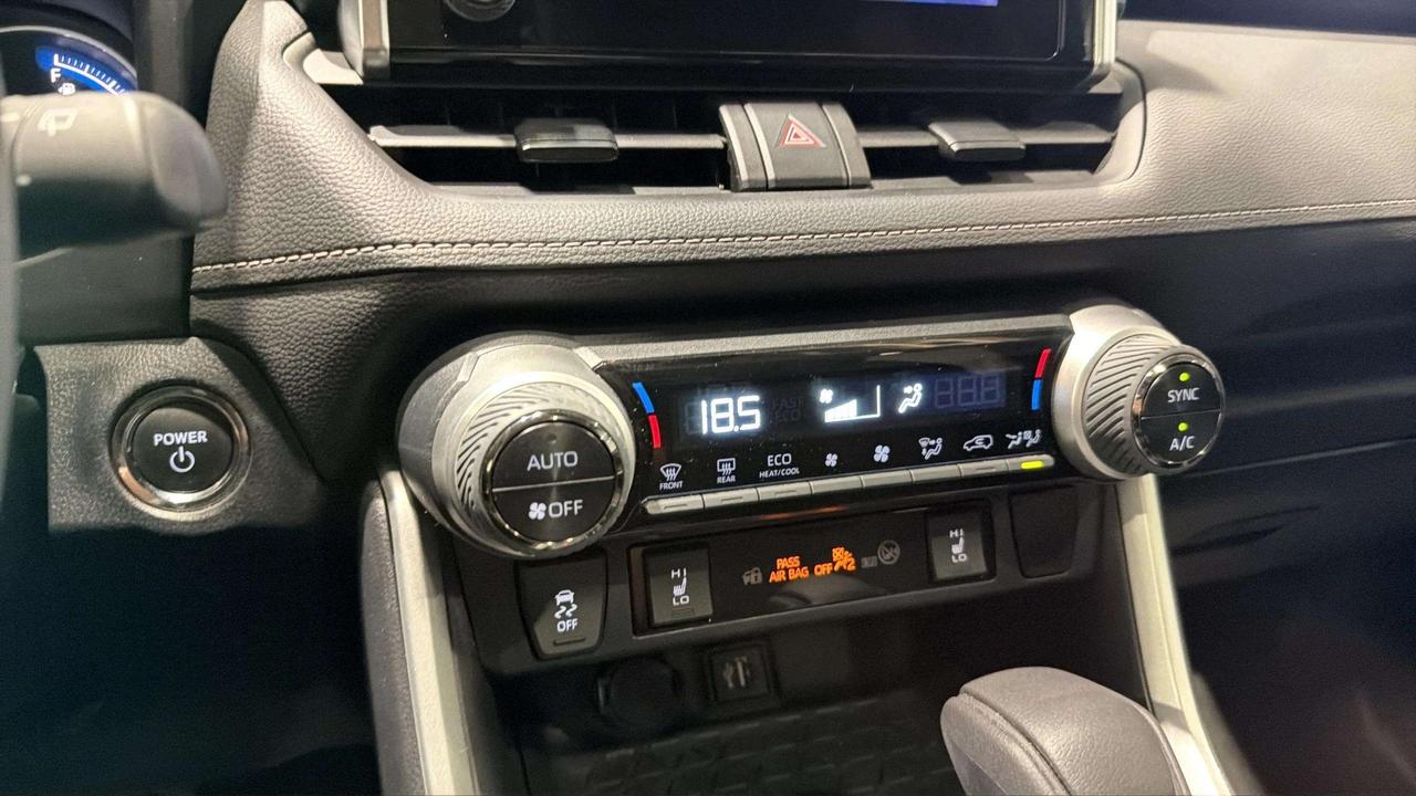 2023 Toyota RAV4 HYBRID XLE  | SUNROOF | PWR LIFTGATE | PUSH START Photo