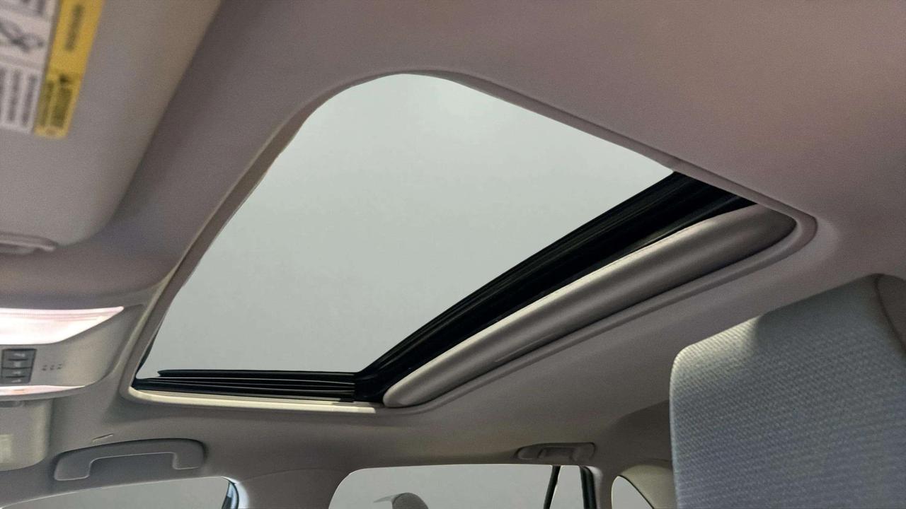 2023 Toyota RAV4 HYBRID XLE  | SUNROOF | PWR LIFTGATE | PUSH START Photo