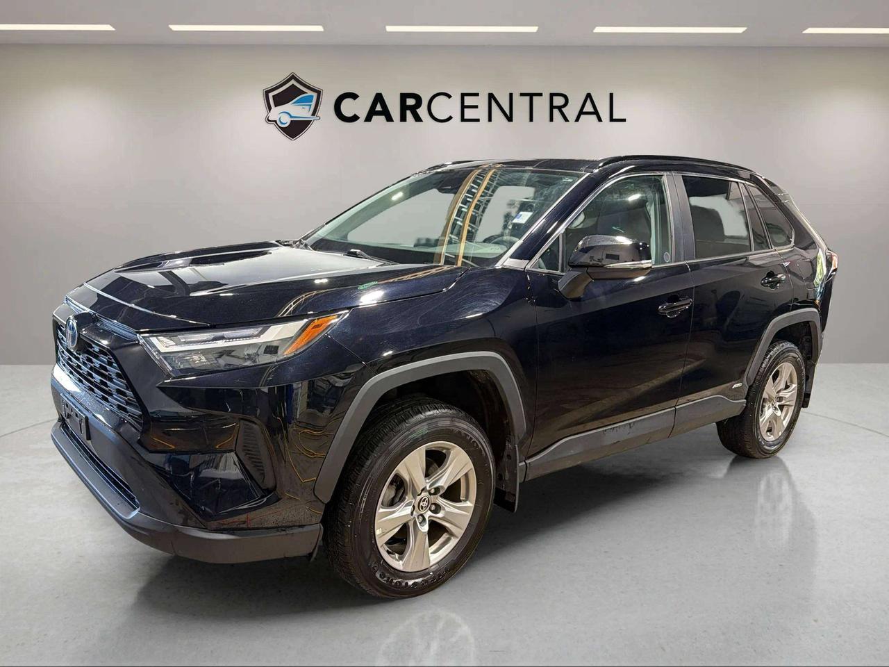 2023 Toyota RAV4 HYBRID XLE  | SUNROOF | PWR LIFTGATE | PUSH START Photo