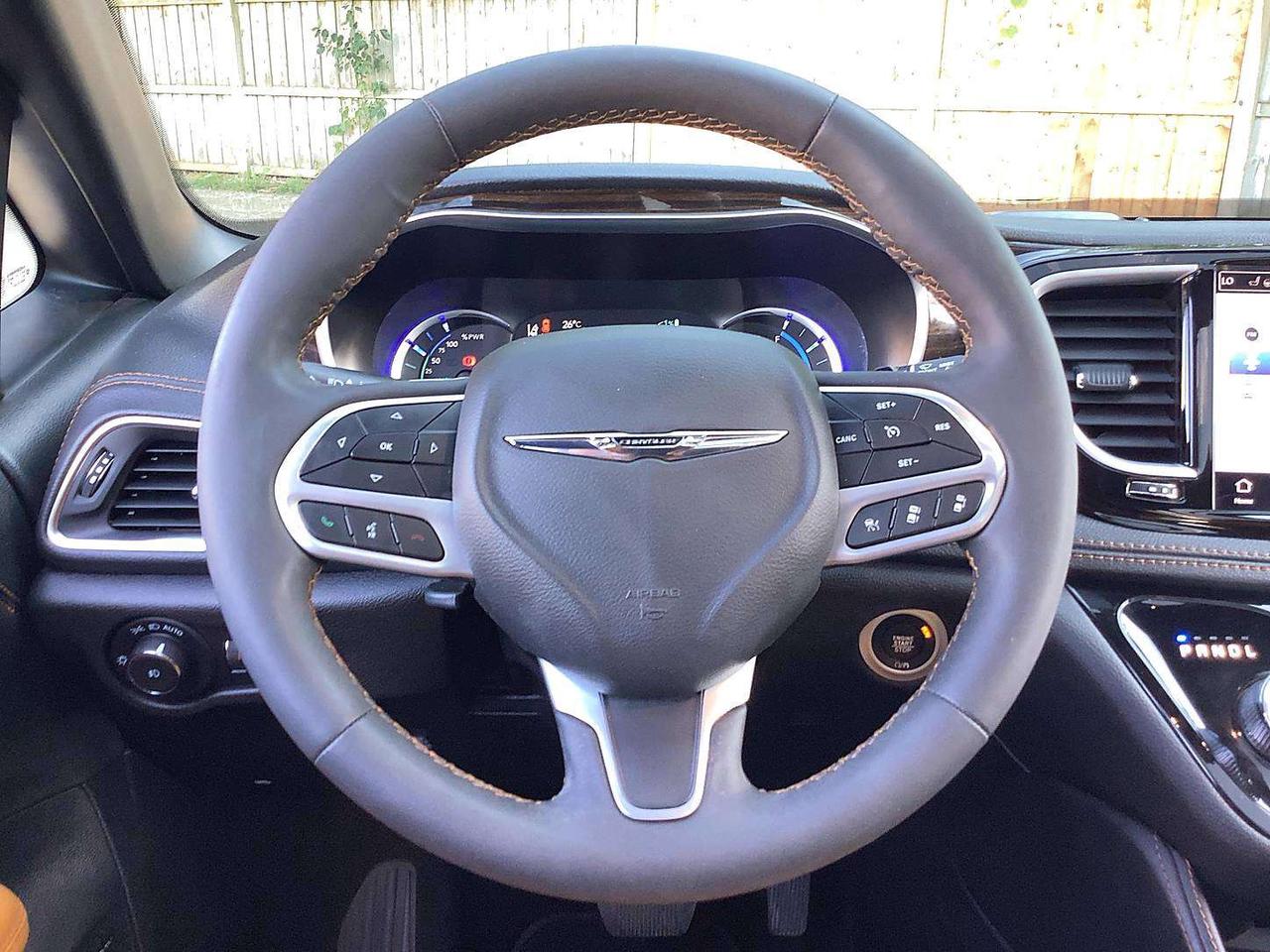 2023 Chrysler Pacifica Pinnacle Hybrid | Vented Leather | Panoroof | FWD Photo