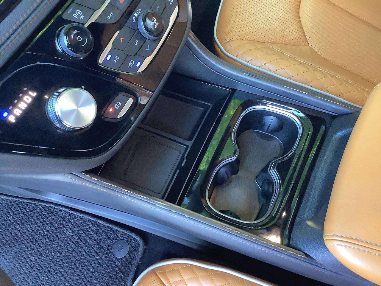 2023 Chrysler Pacifica Pinnacle Hybrid | Vented Leather | Panoroof | FWD Photo