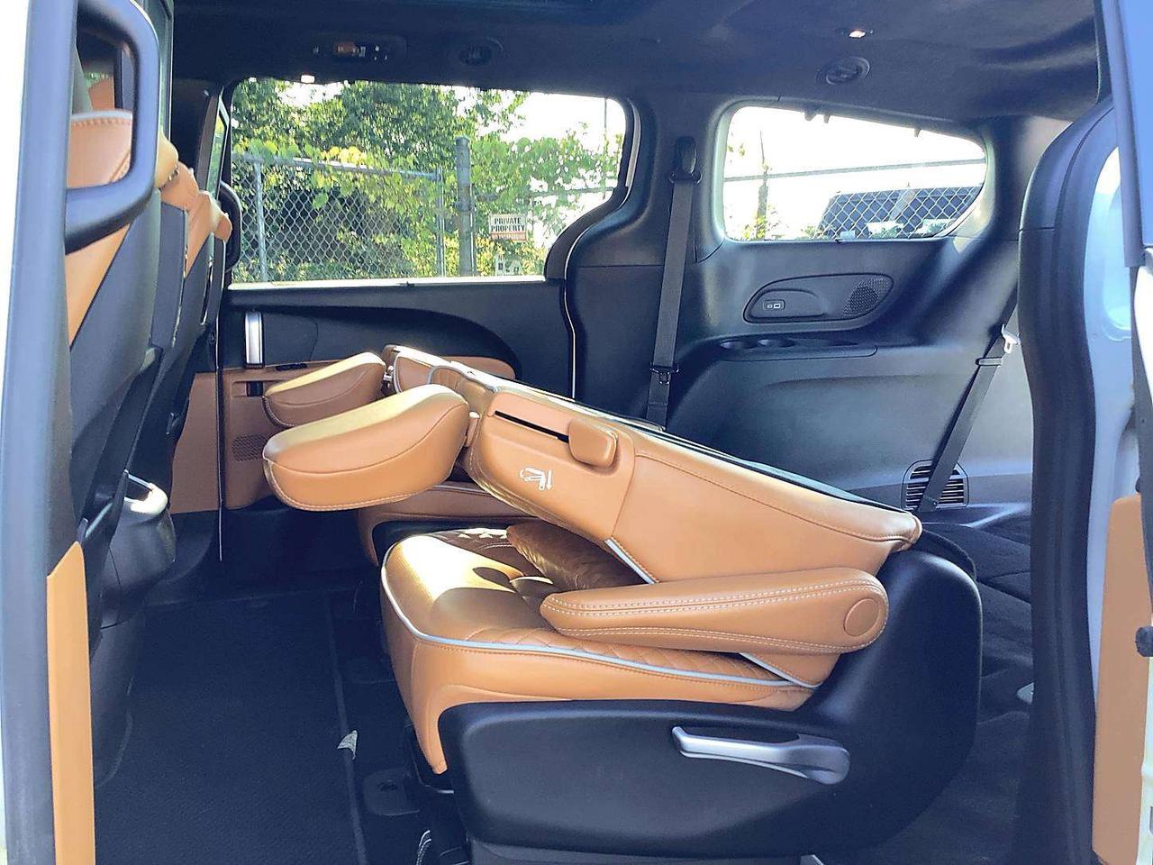 2023 Chrysler Pacifica Pinnacle Hybrid | Vented Leather | Panoroof | FWD Photo