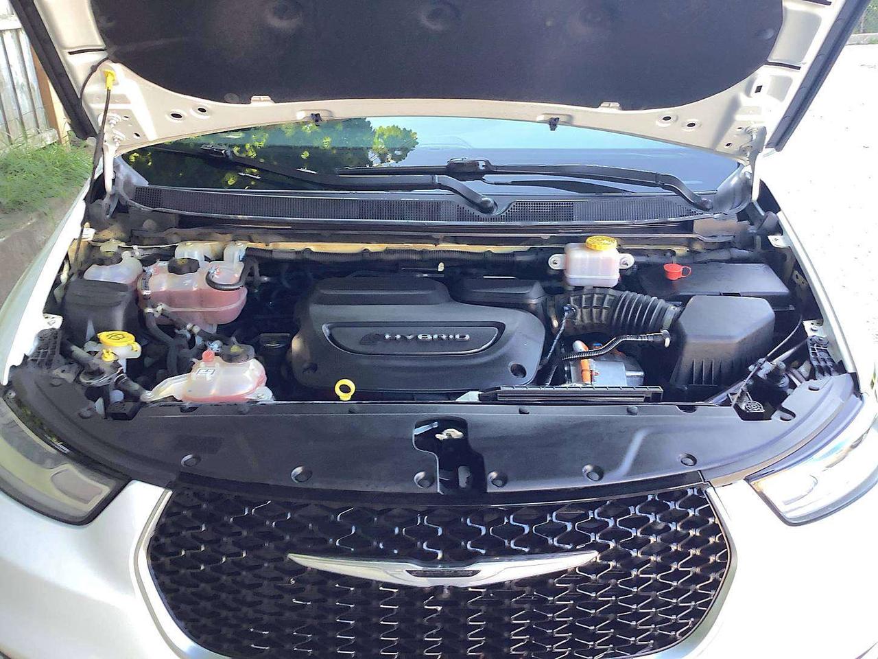 2023 Chrysler Pacifica Pinnacle Hybrid | Vented Leather | Panoroof | FWD Photo
