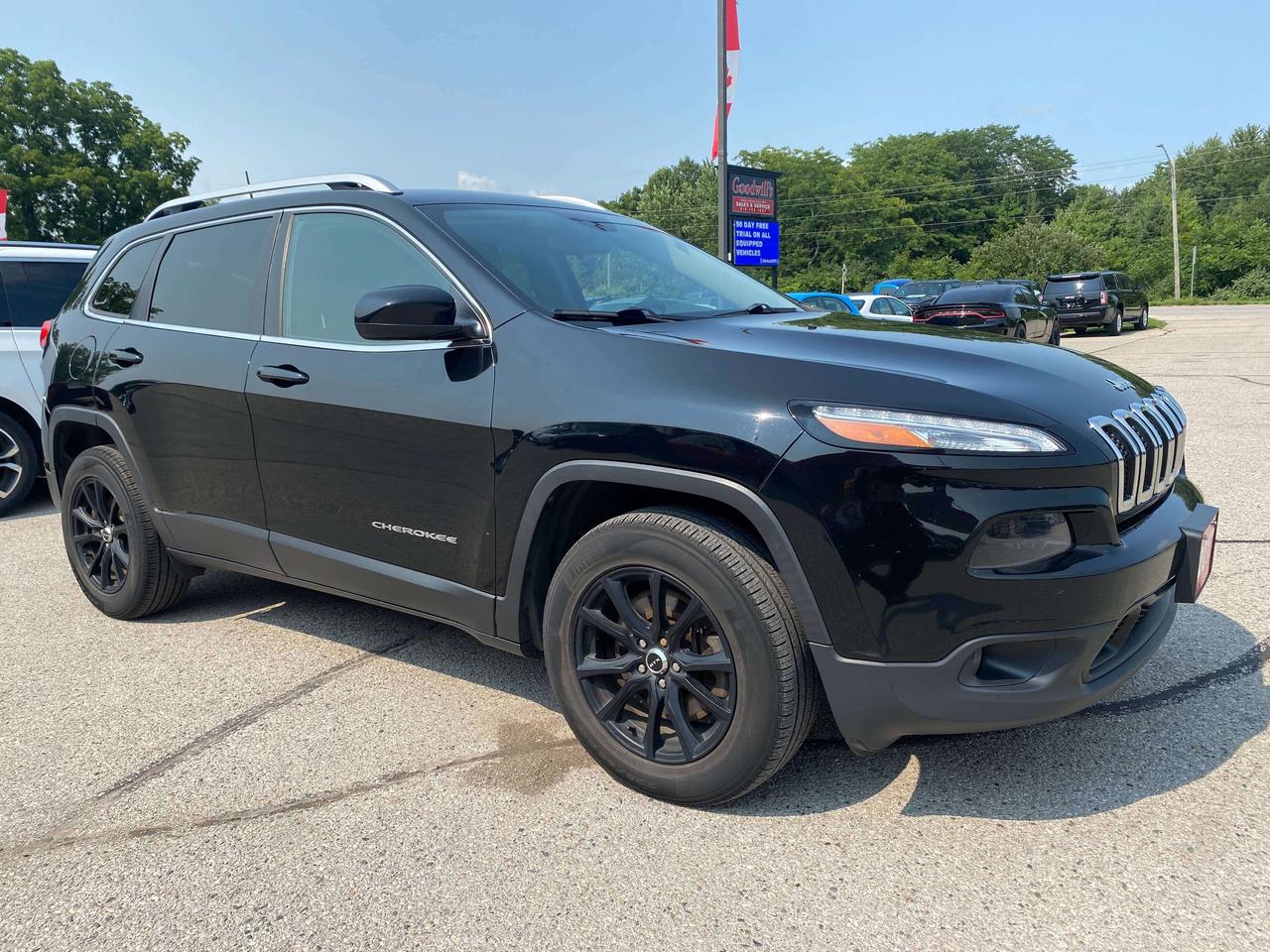 2017 Jeep Cherokee NORTH, CLEAN CARFAX, REMOTE START, BACK UP CAMERA! Photo