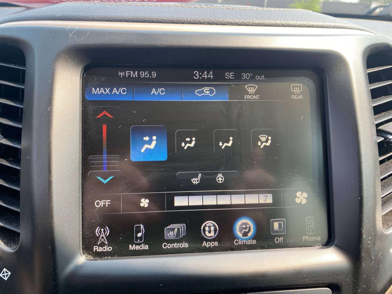 2017 Jeep Cherokee NORTH, CLEAN CARFAX, REMOTE START, BACK UP CAMERA! - Photo #18