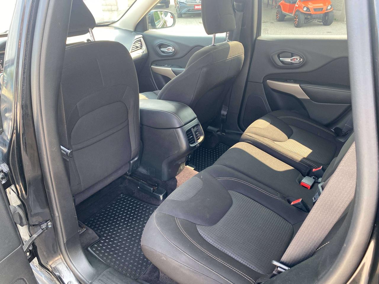 2017 Jeep Cherokee NORTH, CLEAN CARFAX, REMOTE START, BACK UP CAMERA! Photo