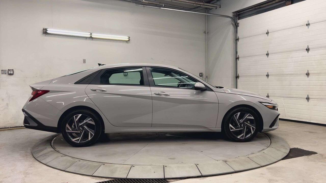 2025 Hyundai Elantra PREFERRED | TECH PACKAGE | SUNROOF | CARPLAY Photo1