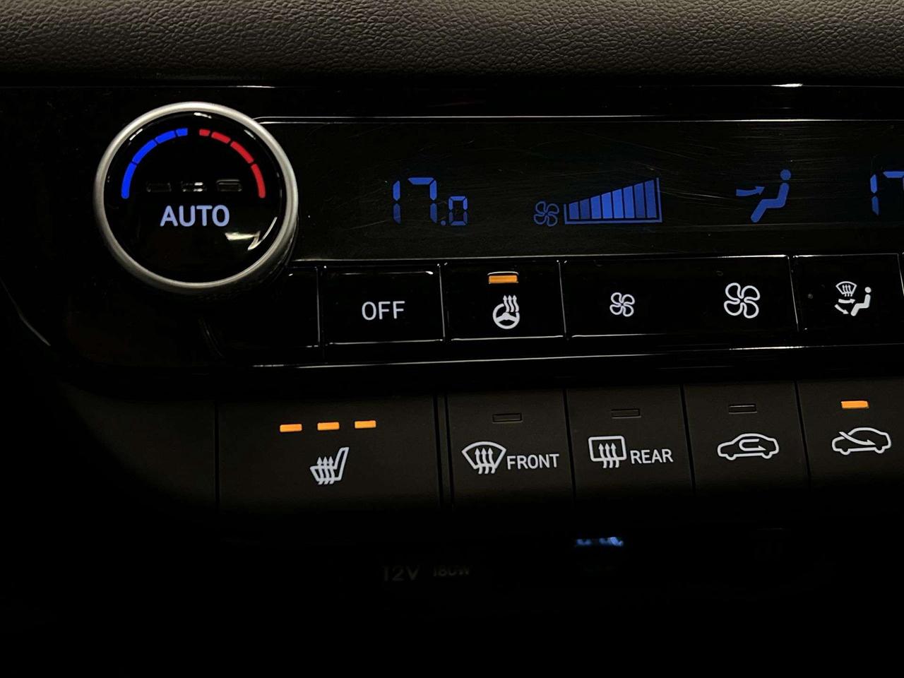 2025 Hyundai Elantra PREFERRED | TECH PACKAGE | SUNROOF | CARPLAY Photo