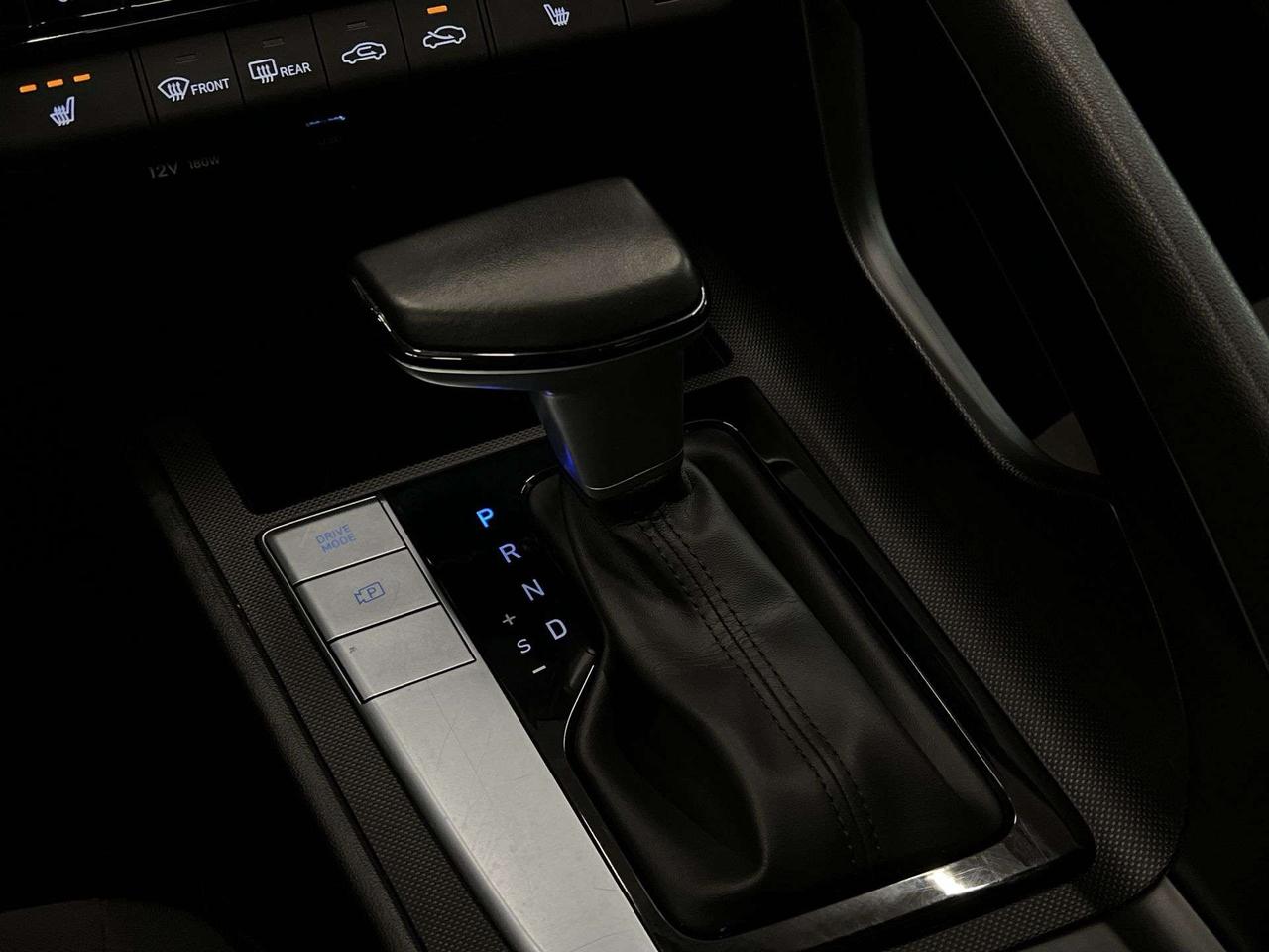 2025 Hyundai Elantra PREFERRED | TECH PACKAGE | SUNROOF | CARPLAY Photo