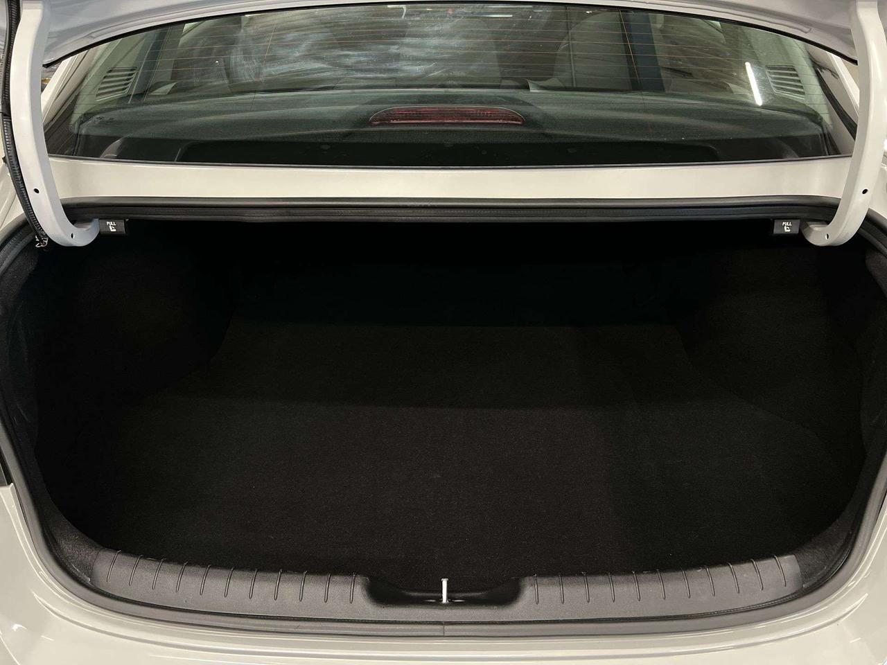 2025 Hyundai Elantra PREFERRED | TECH PACKAGE | SUNROOF | CARPLAY Photo