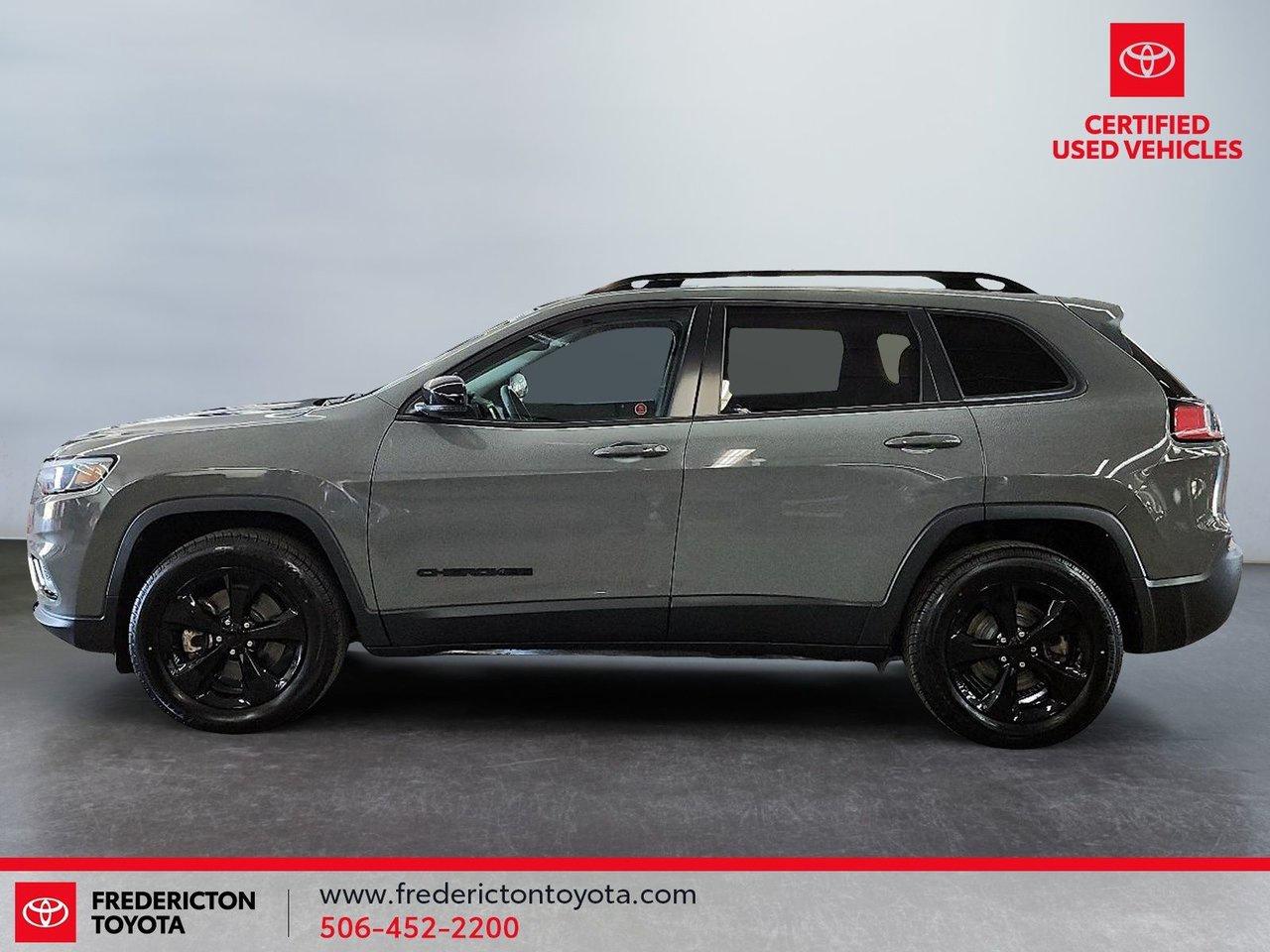 2022 Jeep Cherokee Altitude Photo4