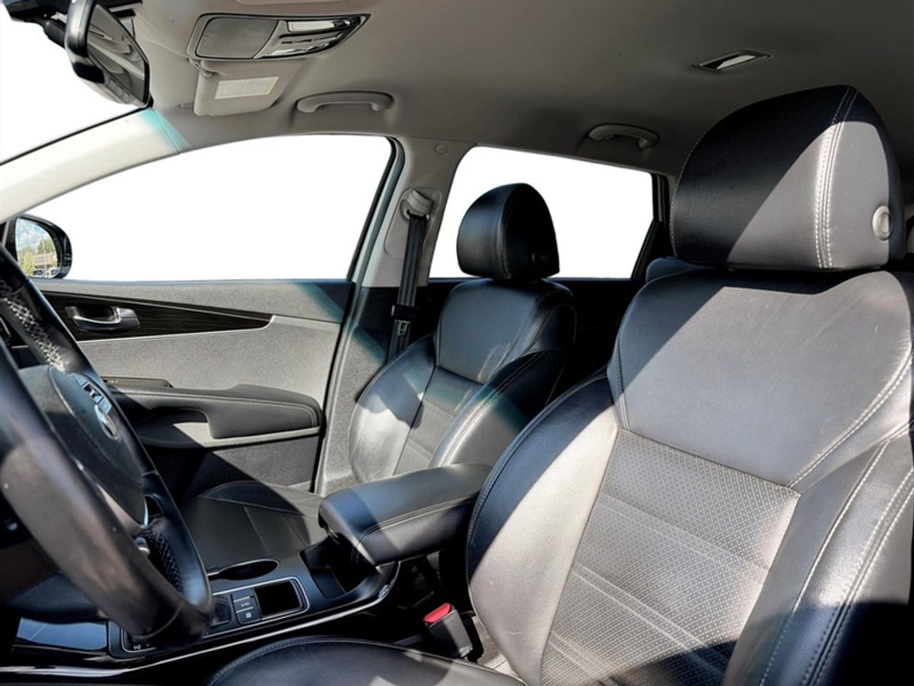 2019 Kia Sorento EX  **CLEAN CARFAX - V6 ENGINE** Photo
