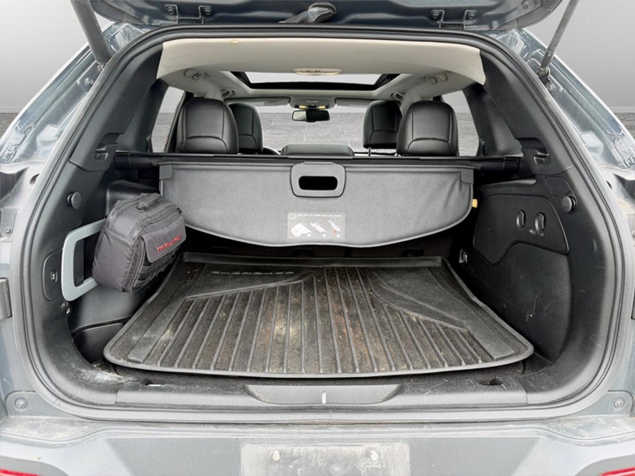 2018 Jeep Cherokee Trailhawk L Plus  **PANO ROOF** Photo