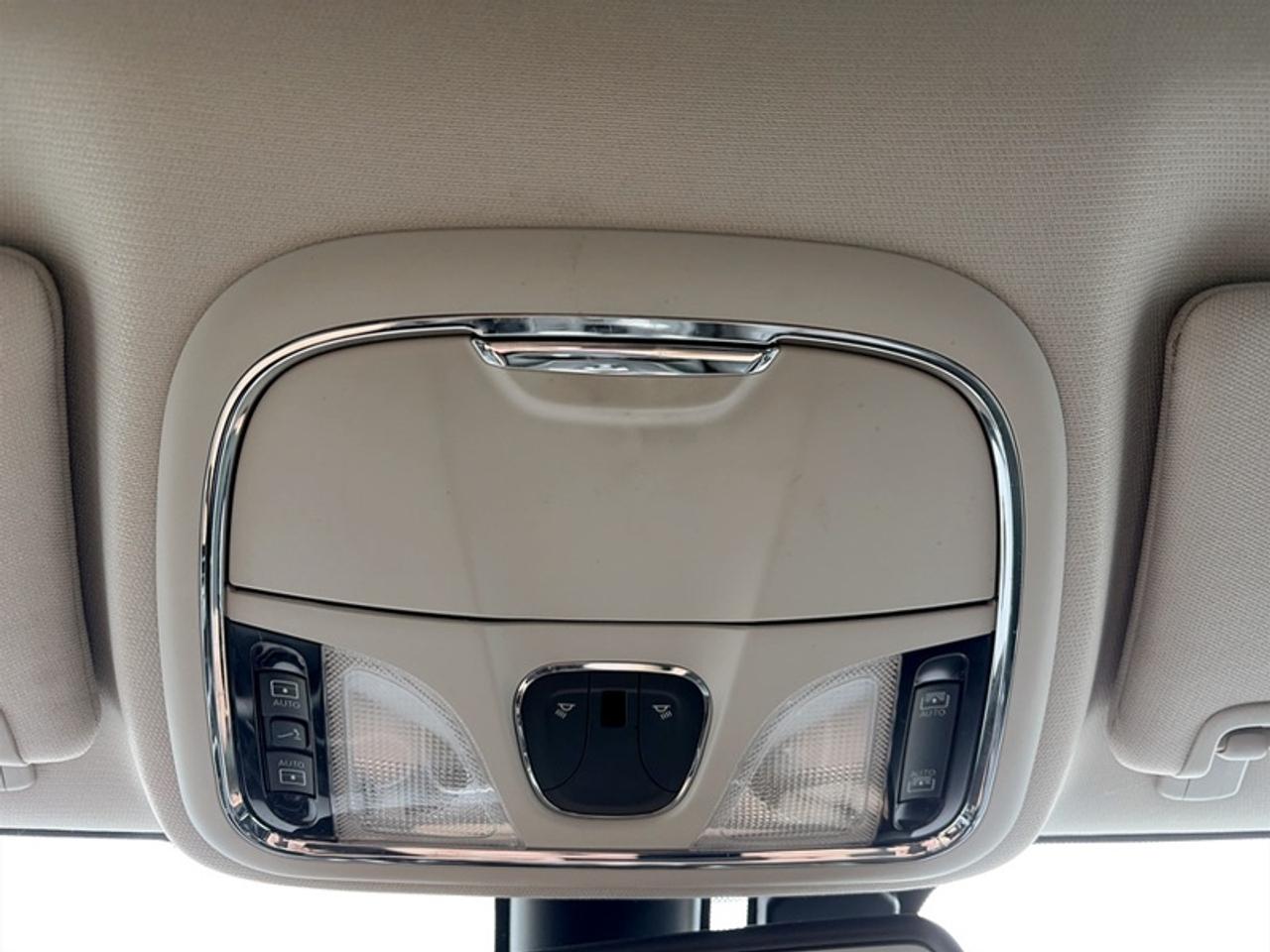 2018 Jeep Cherokee Trailhawk L Plus  **PANO ROOF** Photo