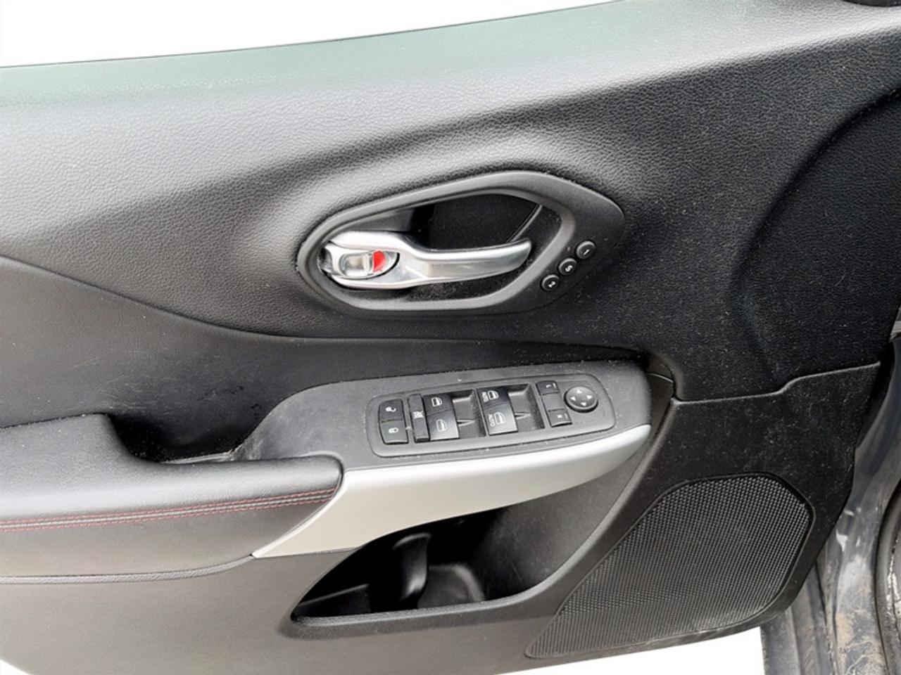 2018 Jeep Cherokee Trailhawk L Plus  **PANO ROOF** Photo