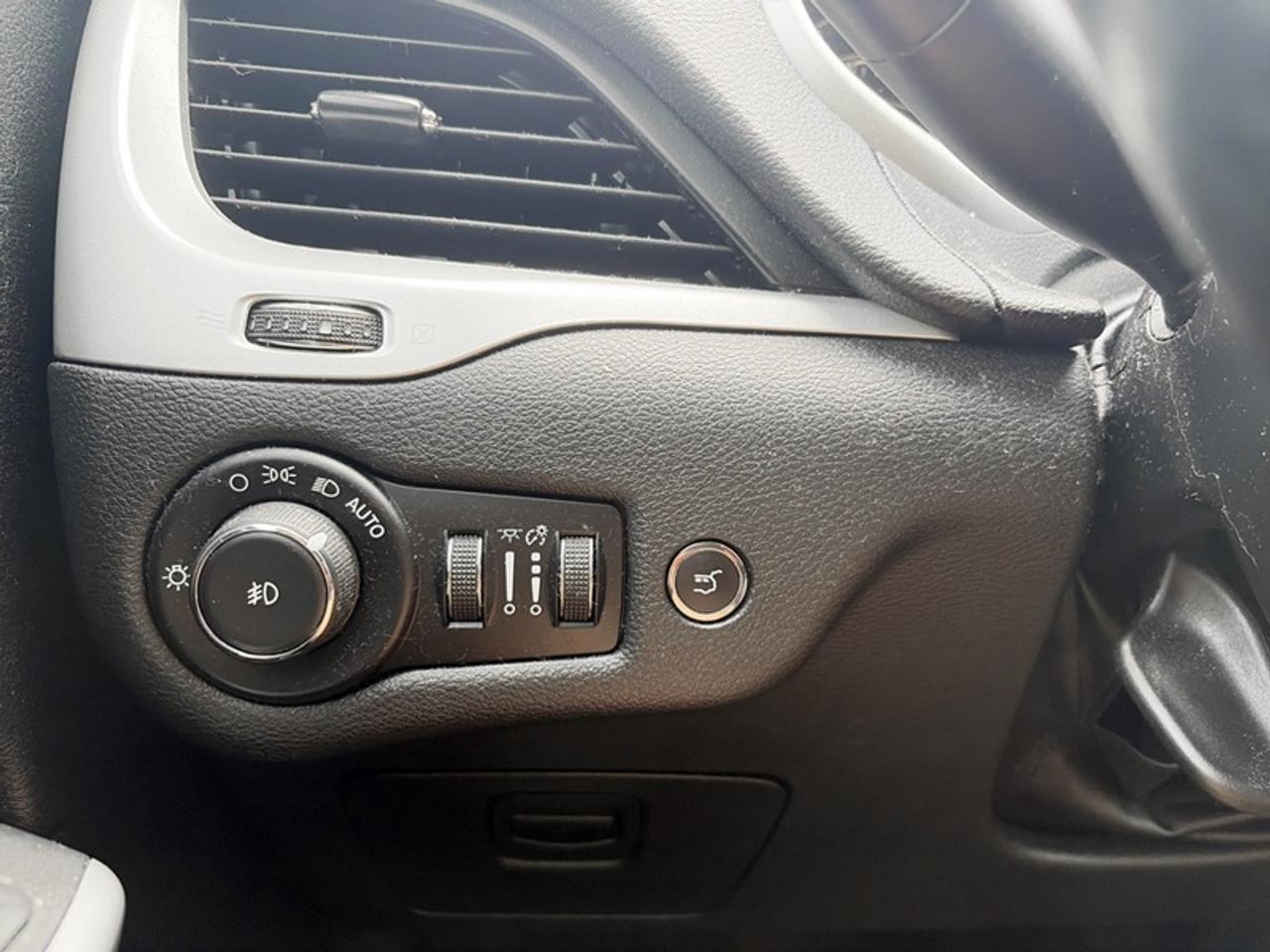 2018 Jeep Cherokee Trailhawk L Plus  **PANO ROOF** Photo