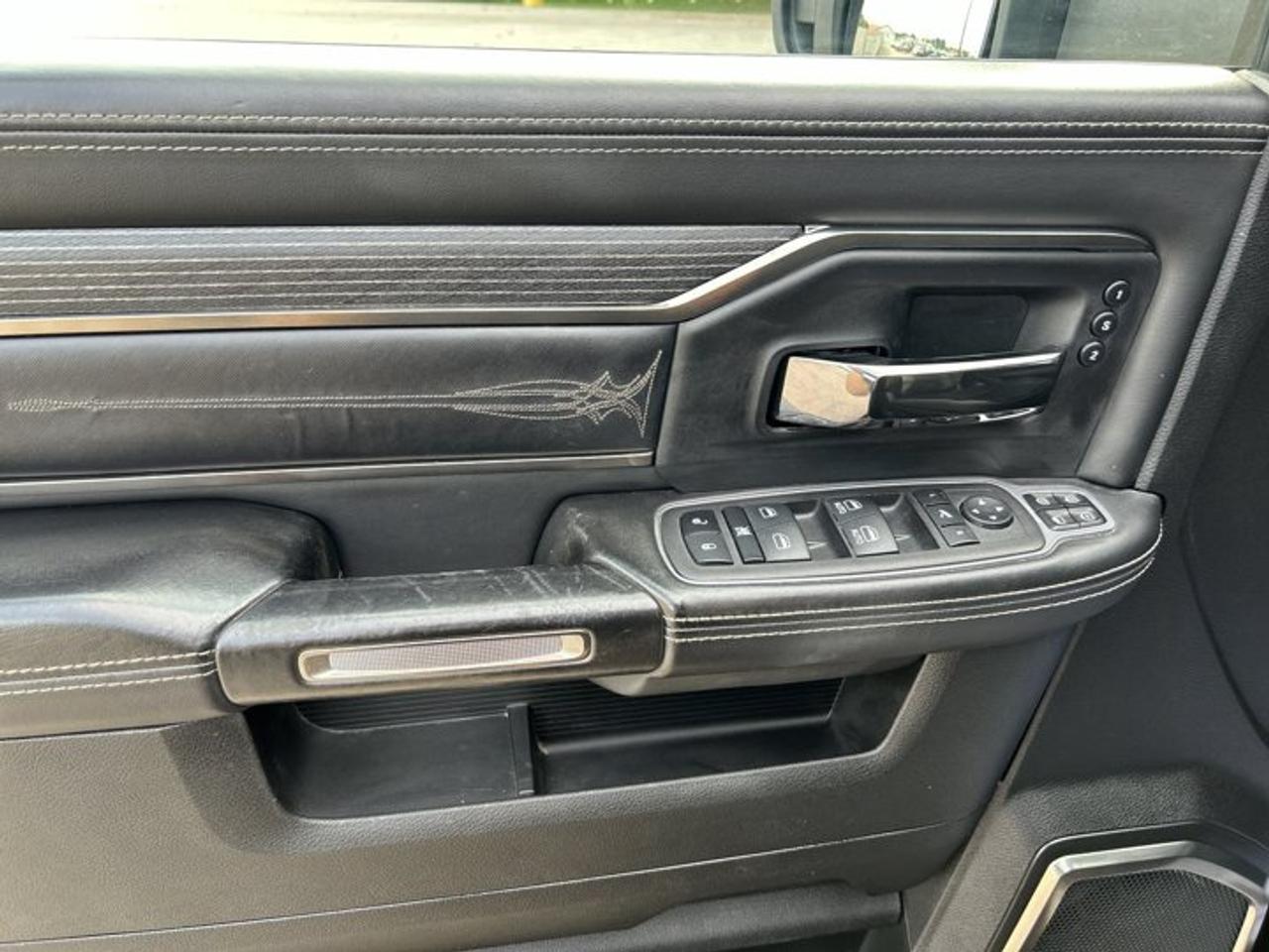 2023 RAM 2500 Limited Crew Cab 8' Box 4x4 | No Accidents | Leather Seats Photo