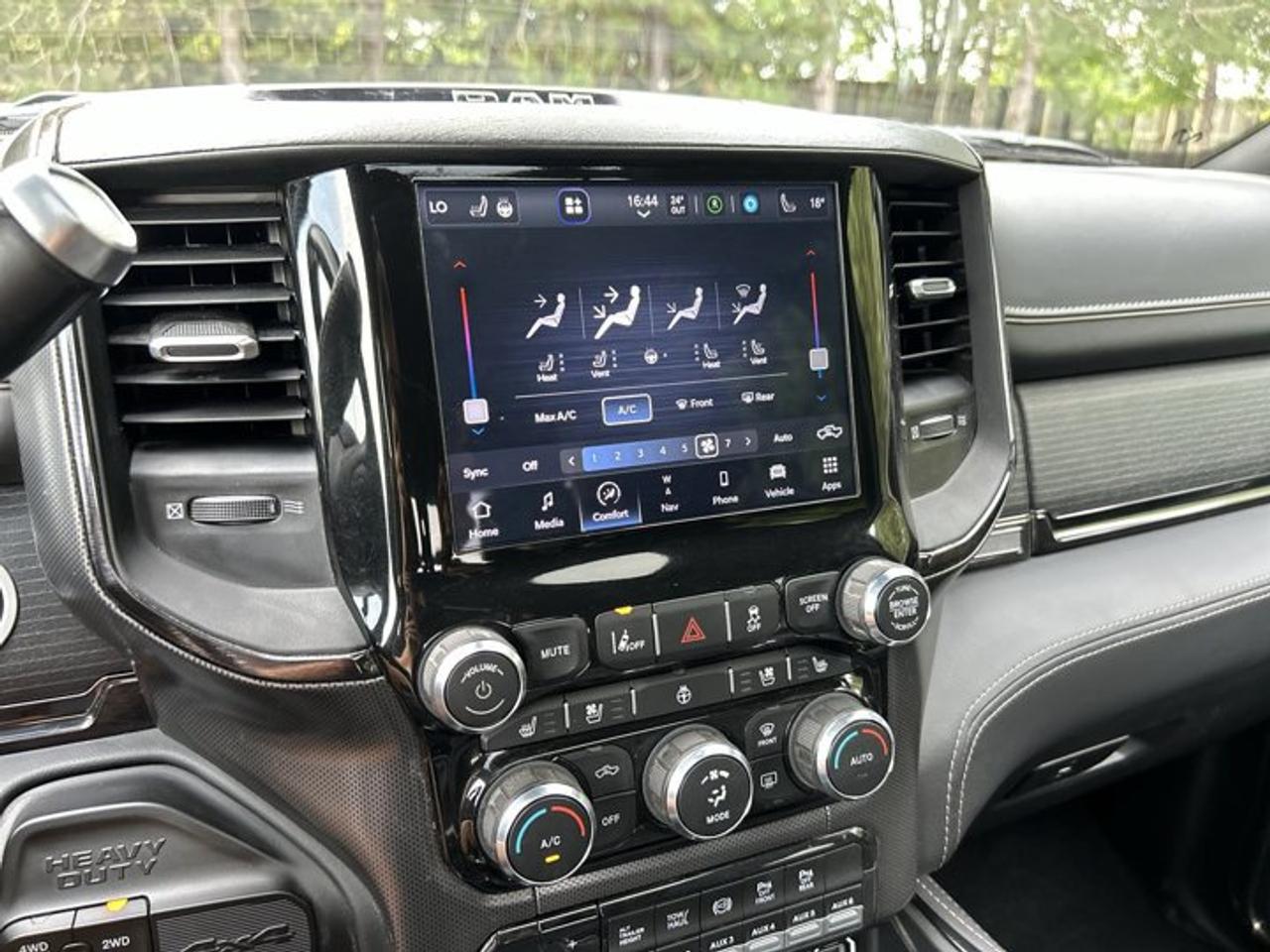 2023 RAM 2500 Limited Crew Cab 8' Box 4x4 | No Accidents | Leather Seats Photo