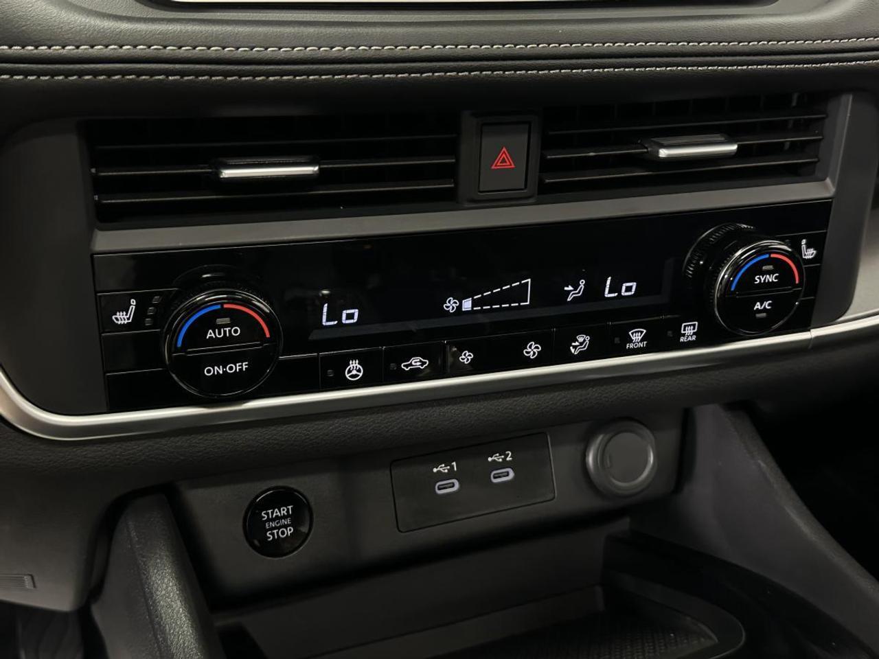 2024 Nissan Rogue SV Moonroof AWD SV - MOONROOF/23KM/BLACK/OFF 1 OWNER NISSAN LEASE! Photo