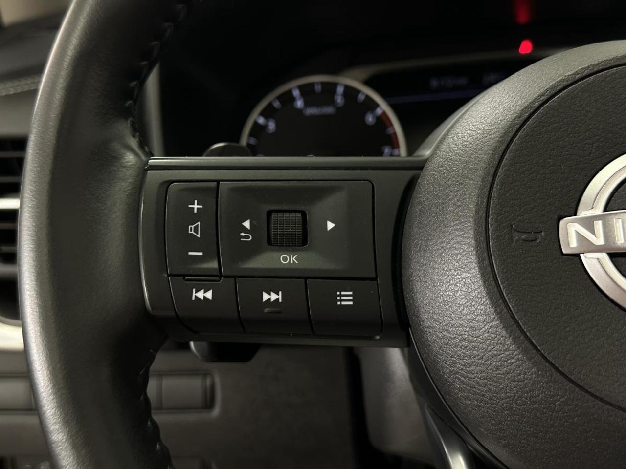2024 Nissan Rogue SV Moonroof AWD SV - MOONROOF/23KM/BLACK/OFF 1 OWNER NISSAN LEASE! Photo