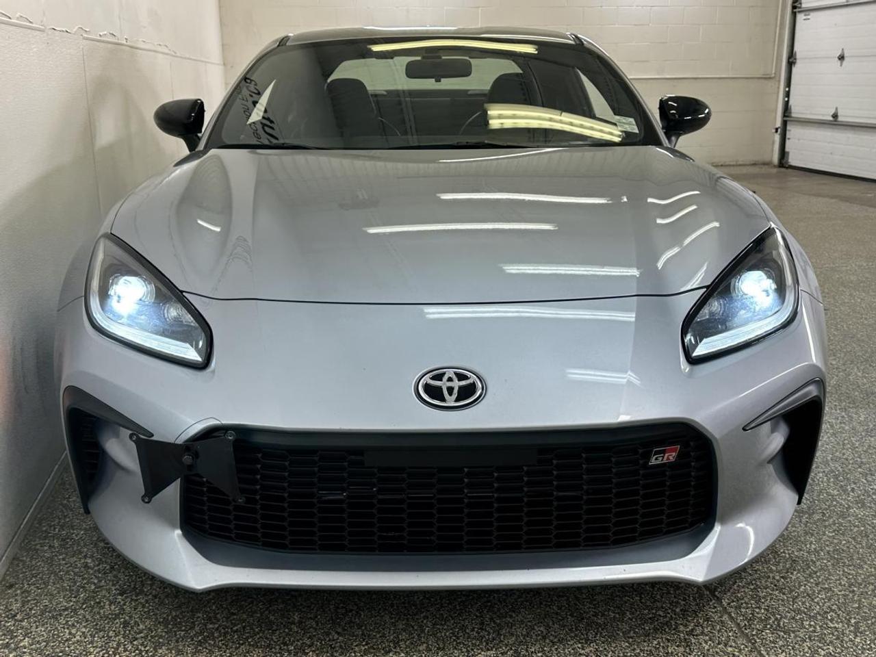 2024 Toyota GR86 Premium PREMIUM - OFF TOYOTA 1 OWNER LEASE! Photo1