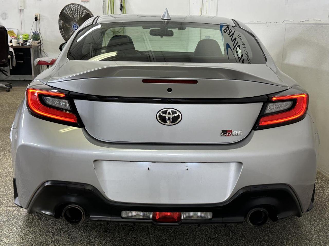 2024 Toyota GR86 Premium PREMIUM - OFF TOYOTA 1 OWNER LEASE! Photo