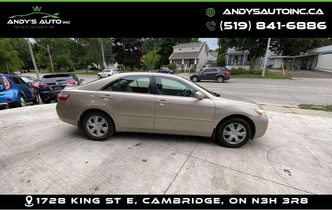 2009 Toyota Camry LE Photo