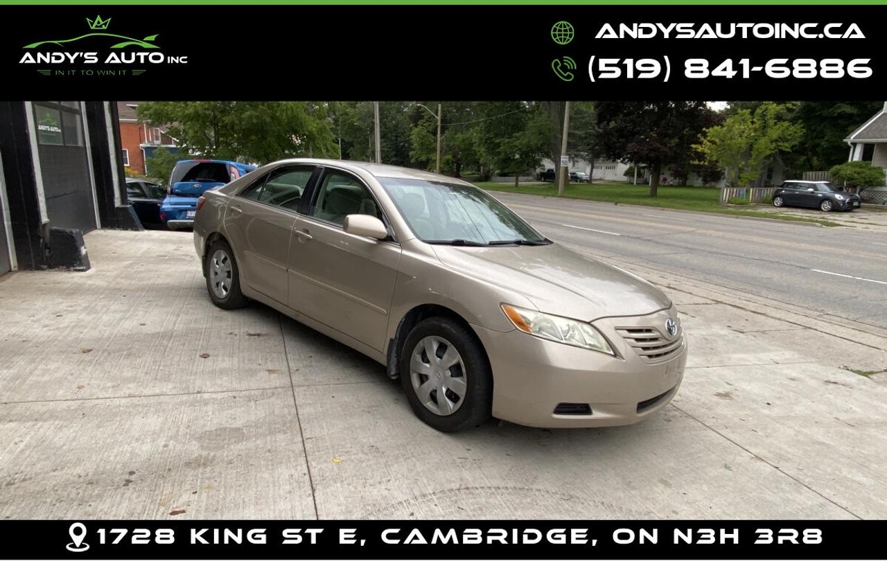 2009 Toyota Camry LE Photo2
