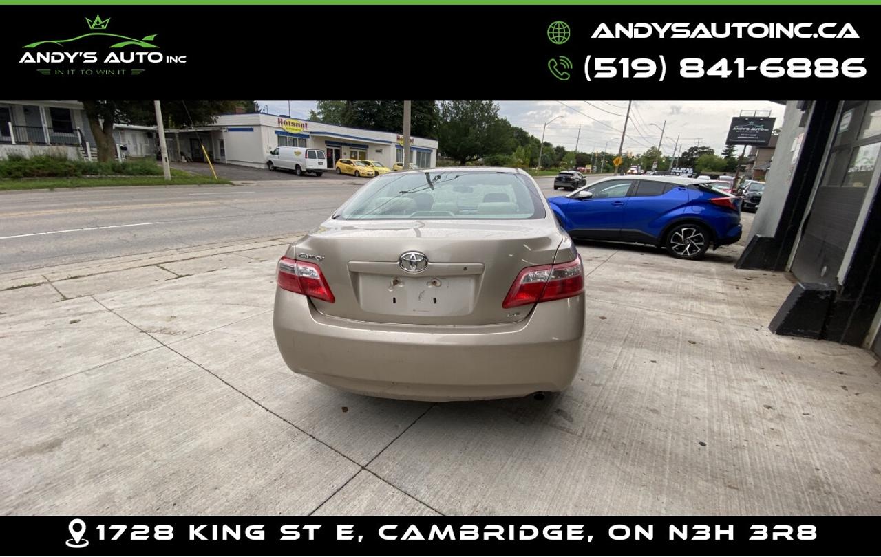 2009 Toyota Camry LE Photo