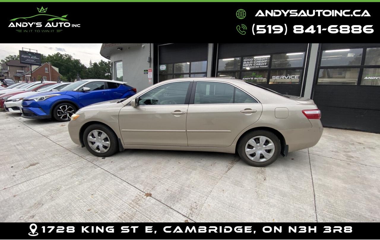 2009 Toyota Camry LE Photo