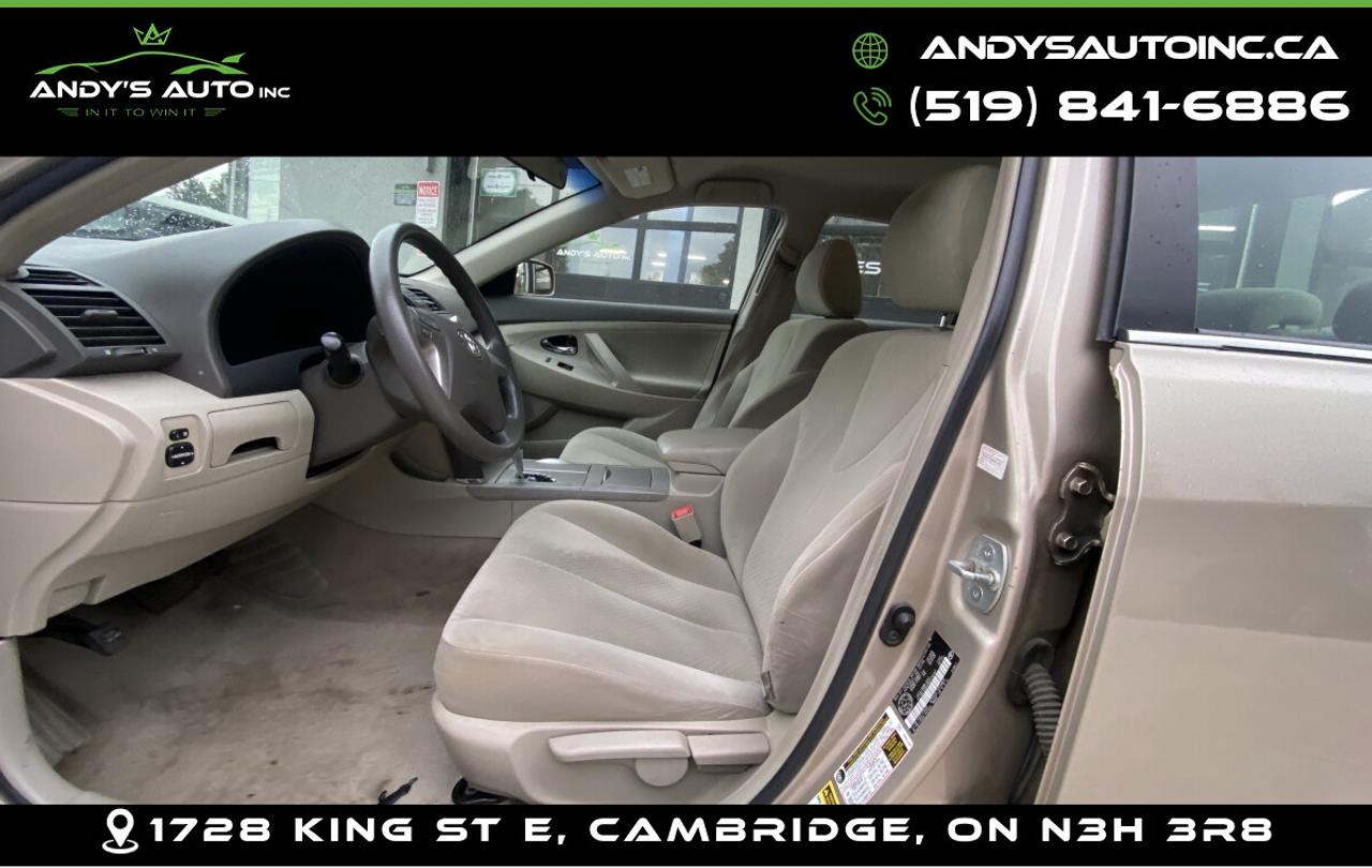 2009 Toyota Camry LE Photo