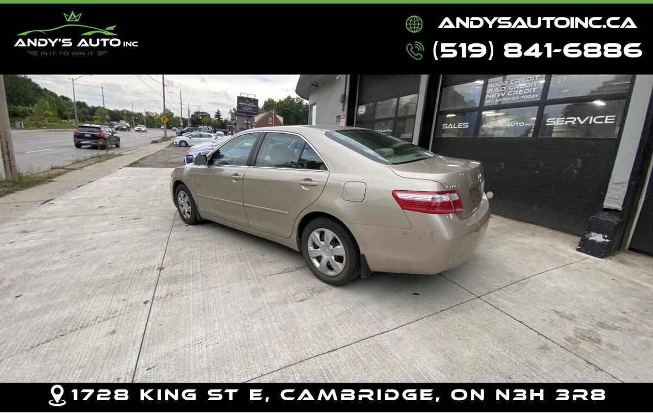2009 Toyota Camry LE Photo