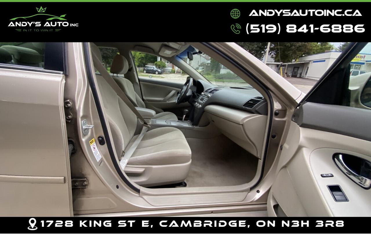 2009 Toyota Camry LE Photo