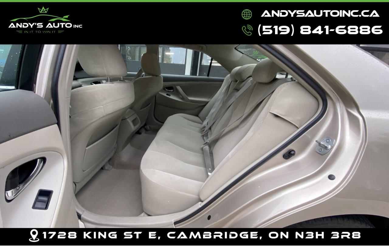 2009 Toyota Camry LE Photo