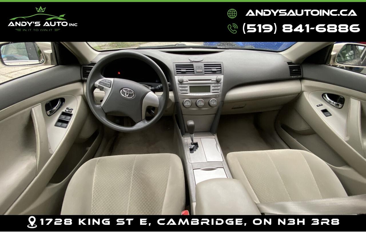 2009 Toyota Camry LE Photo