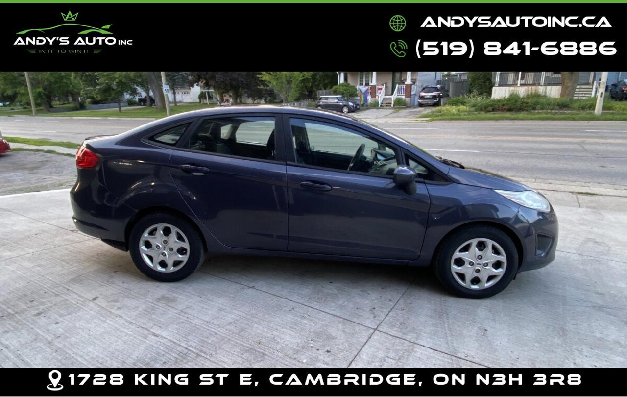 2012 Ford Fiesta ! AUTO ! SE Photo