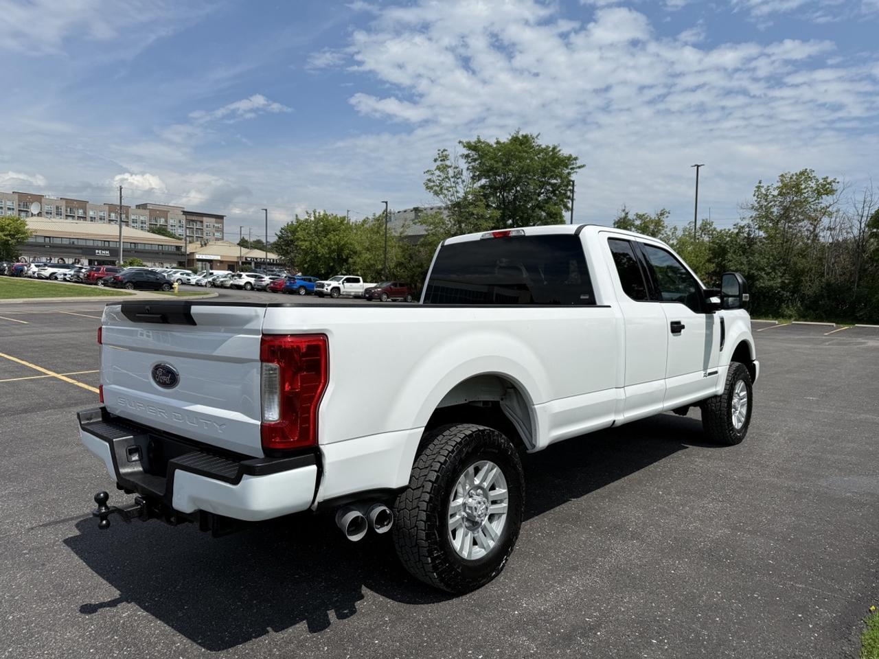 2017 Ford F-350 XLT Photo