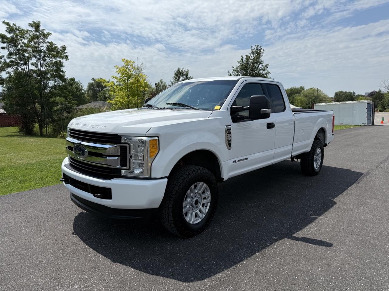 2017 Ford F-350 XLT Photo