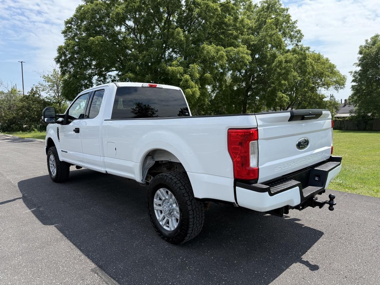 2017 Ford F-350 XLT Photo