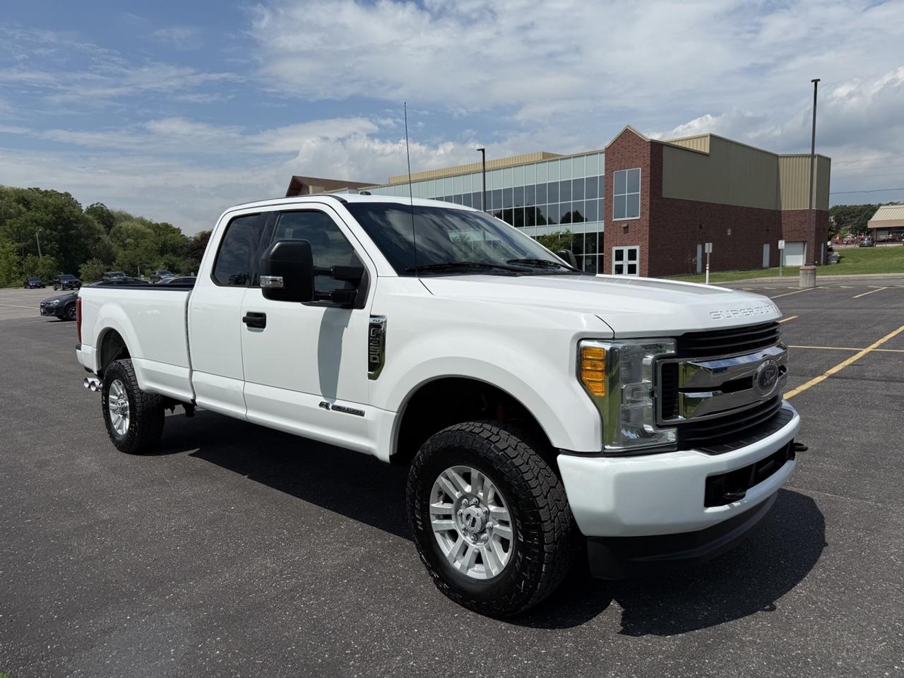 2017 Ford F-350 XLT Photo