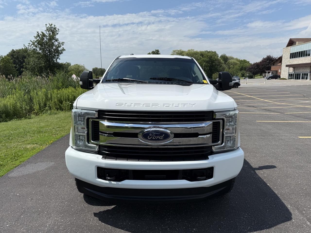 2017 Ford F-350 XLT Photo