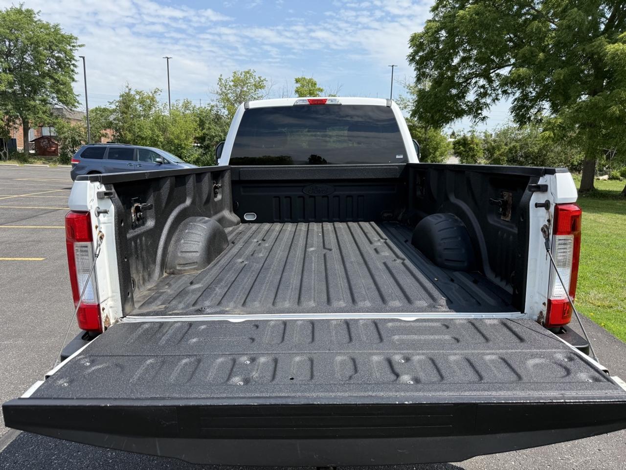 2017 Ford F-350 XLT Photo