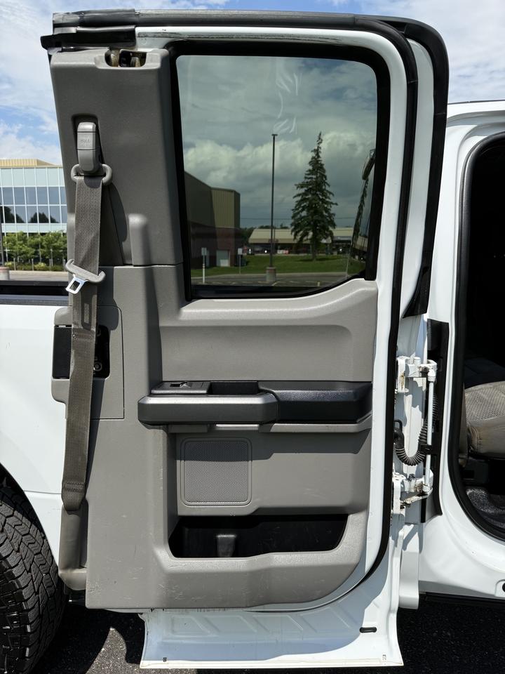2017 Ford F-350 XLT Photo